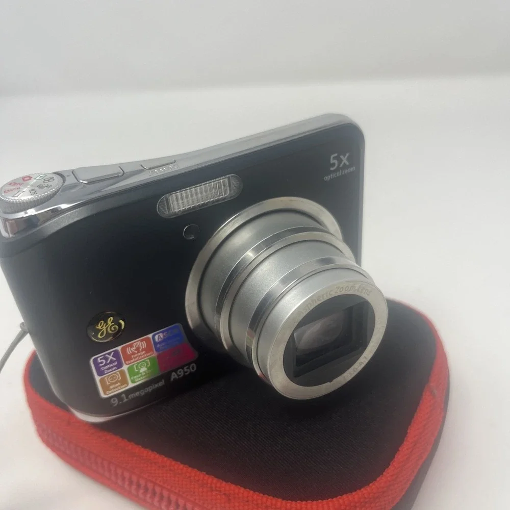 GE Smart Series A950 9.1MP Digital Camera - Black - With Case Tested